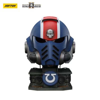 Warhammer 40,000: Space Marine 2 - Titus Helm mit Display-Stand