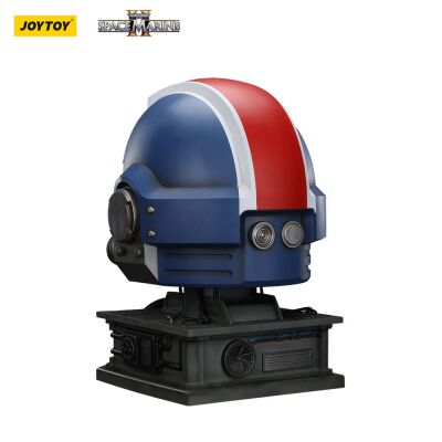 Warhammer 40,000: Space Marine 2 - Titus Helm mit Display-Stand
