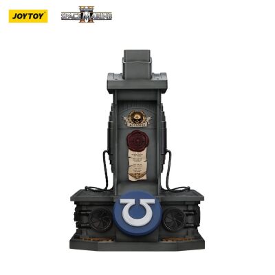 Warhammer 40,000: Space Marine 2 - Titus Helm mit Display-Stand