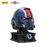 Warhammer 40,000: Space Marine 2 - Titus Helm mit Display-Stand