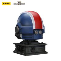 Warhammer 40,000: Space Marine 2 - Titus Helm mit Display-Stand